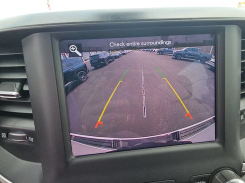Used 2020 RAM 1500 4x4 Crew Cab image 16