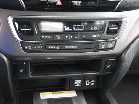 Used 2023 Honda Passport EX-L image 17