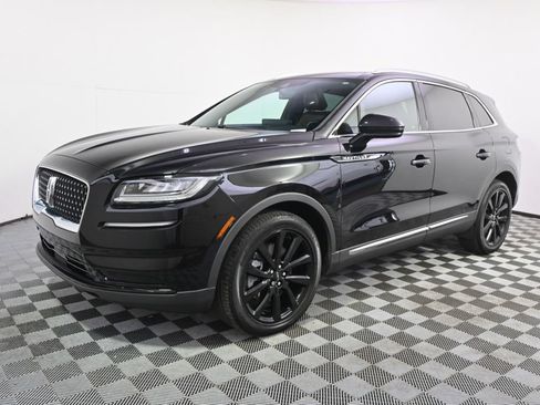 Used 2023 Lincoln Nautilus Reserve w/ Monochromatic Package AWD/4WD image 2