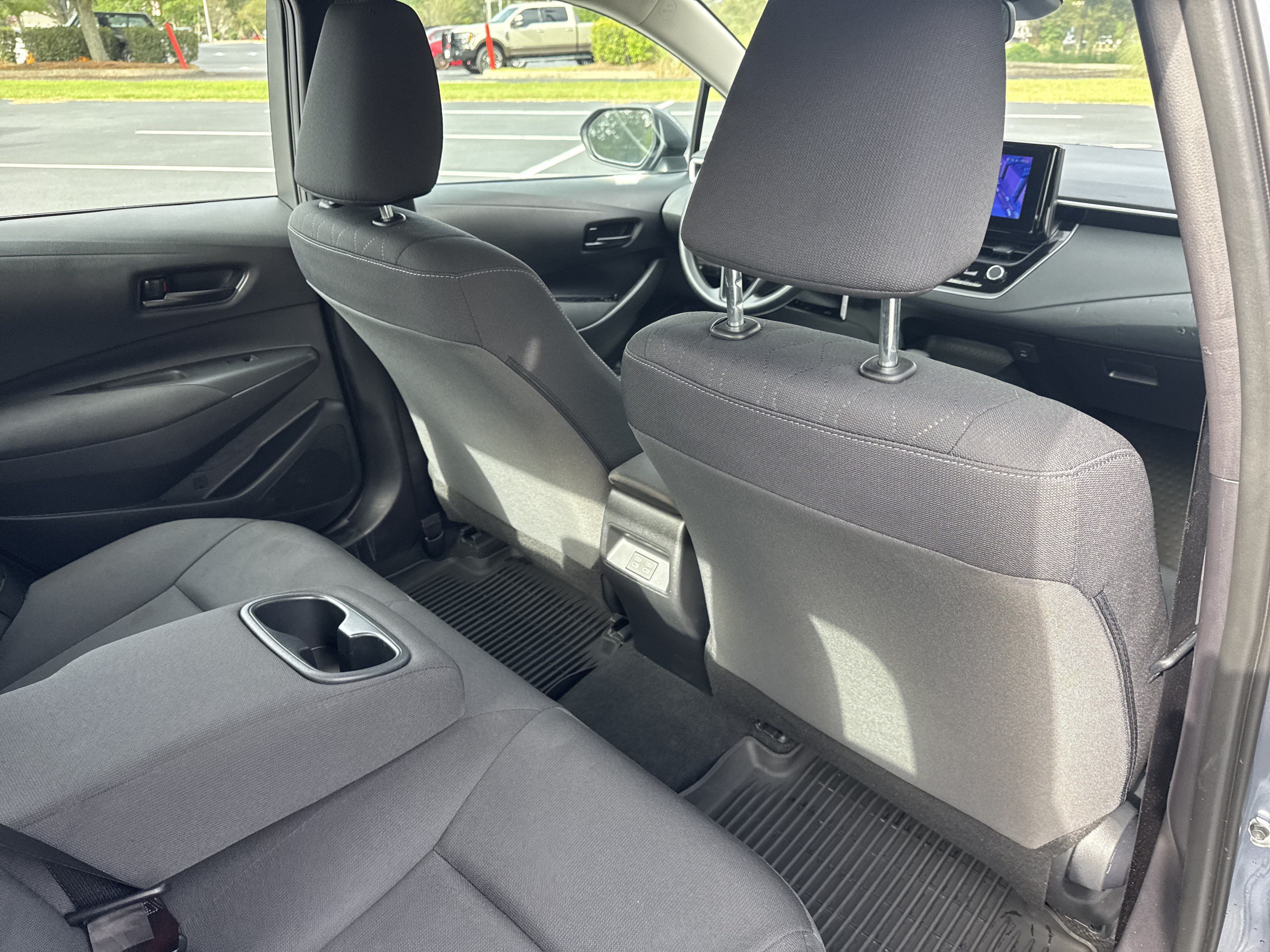 Used 2025 Toyota Corolla LE FWD image 30