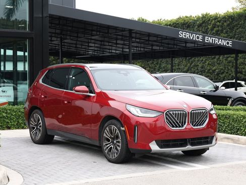 Used 2025 BMW X3 xDrive30 AWD/4WD image 2