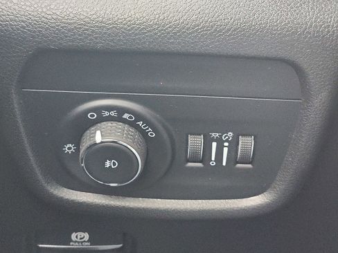 Used 2021 Jeep Grand Cherokee L Limited image 25