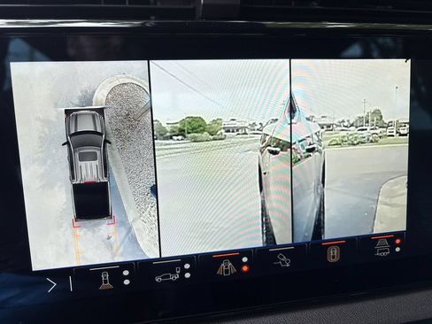 Certified 2024 GMC Sierra 1500 AT4 w/ Technology Package AWD/4WD image 44