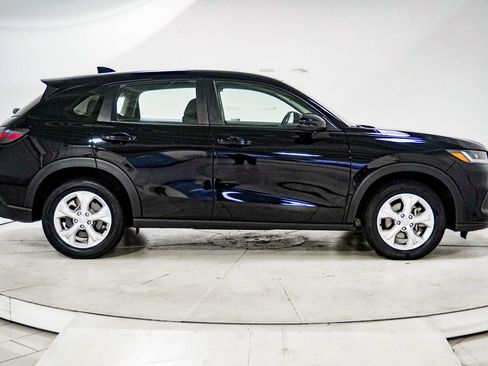 Used 2023 Honda HR-V LX image 11