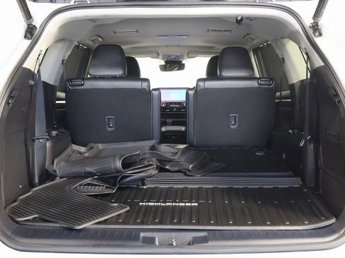 Used 2023 Toyota Highlander Limited AWD/4WD image 14