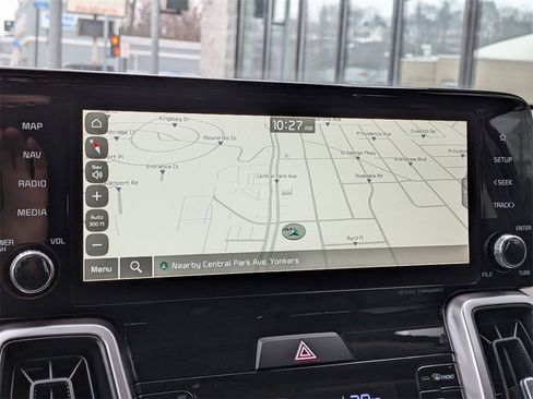 Certified 2023 Kia Sorento S w/ Panoramic Sunroof Package image 16