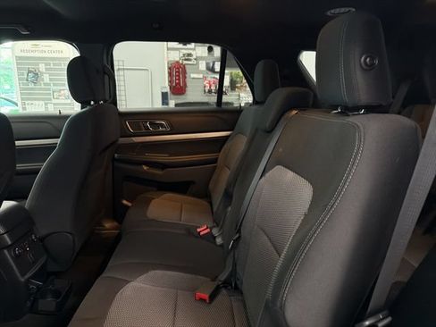 Used 2018 Ford Explorer XLT AWD/4WD image 20