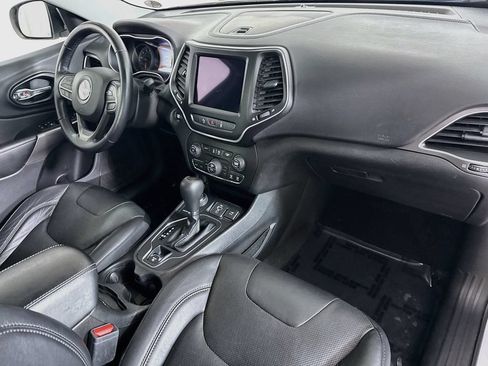 Used 2021 Jeep Cherokee Latitude Lux w/ Sun & Sound Group AWD/4WD image 35