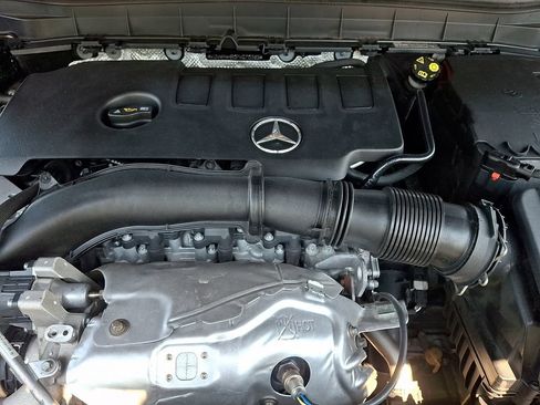Used 2023 Mercedes-Benz GLB 250 4MATIC image 27