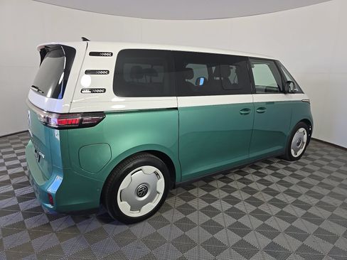 Used 2025 Volkswagen ID. Buzz Pro S Plus RWD image 2