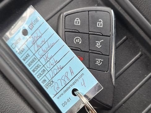 Used 2023 Chevrolet Suburban High Country image 13