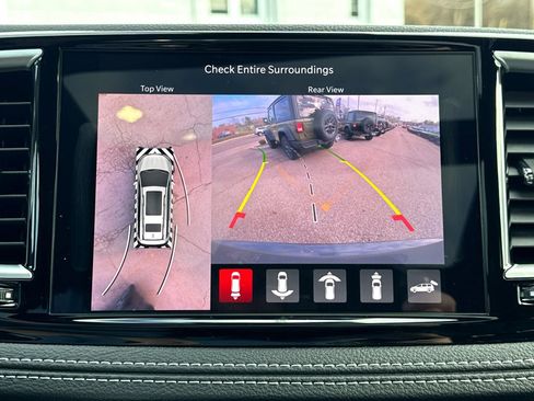 Certified 2023 Chrysler Pacifica Limited w/ S Appearance Package image 22