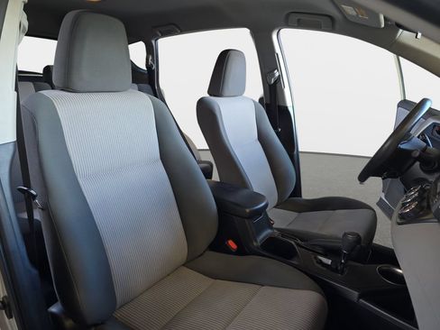 Used 2015 Toyota RAV4 LE AWD/4WD image 12