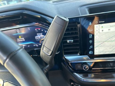 Used 2025 Chevrolet Silverado 2500 LT w/ Convenience Package image 13