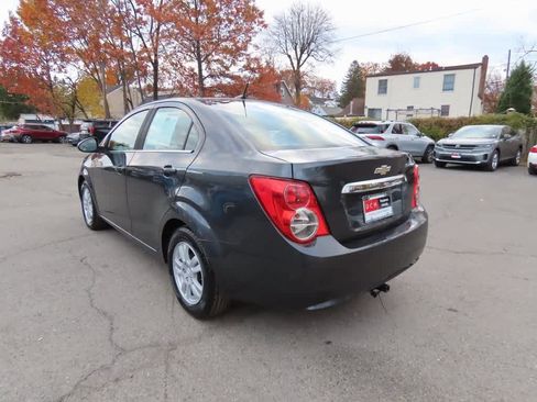 Used 2014 Chevrolet Sonic LT image 4