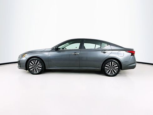 Used 2025 Nissan Altima 2.5 SV image 4