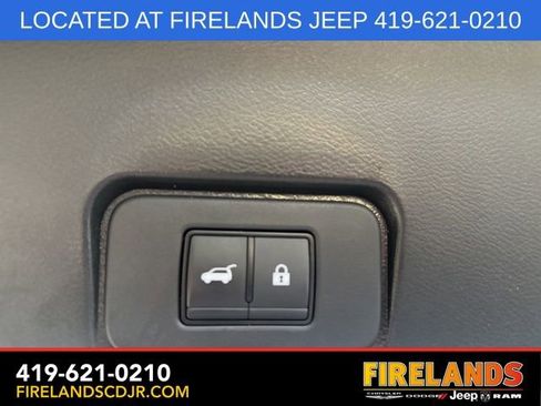 Used 2024 Nissan Rogue SV image 10