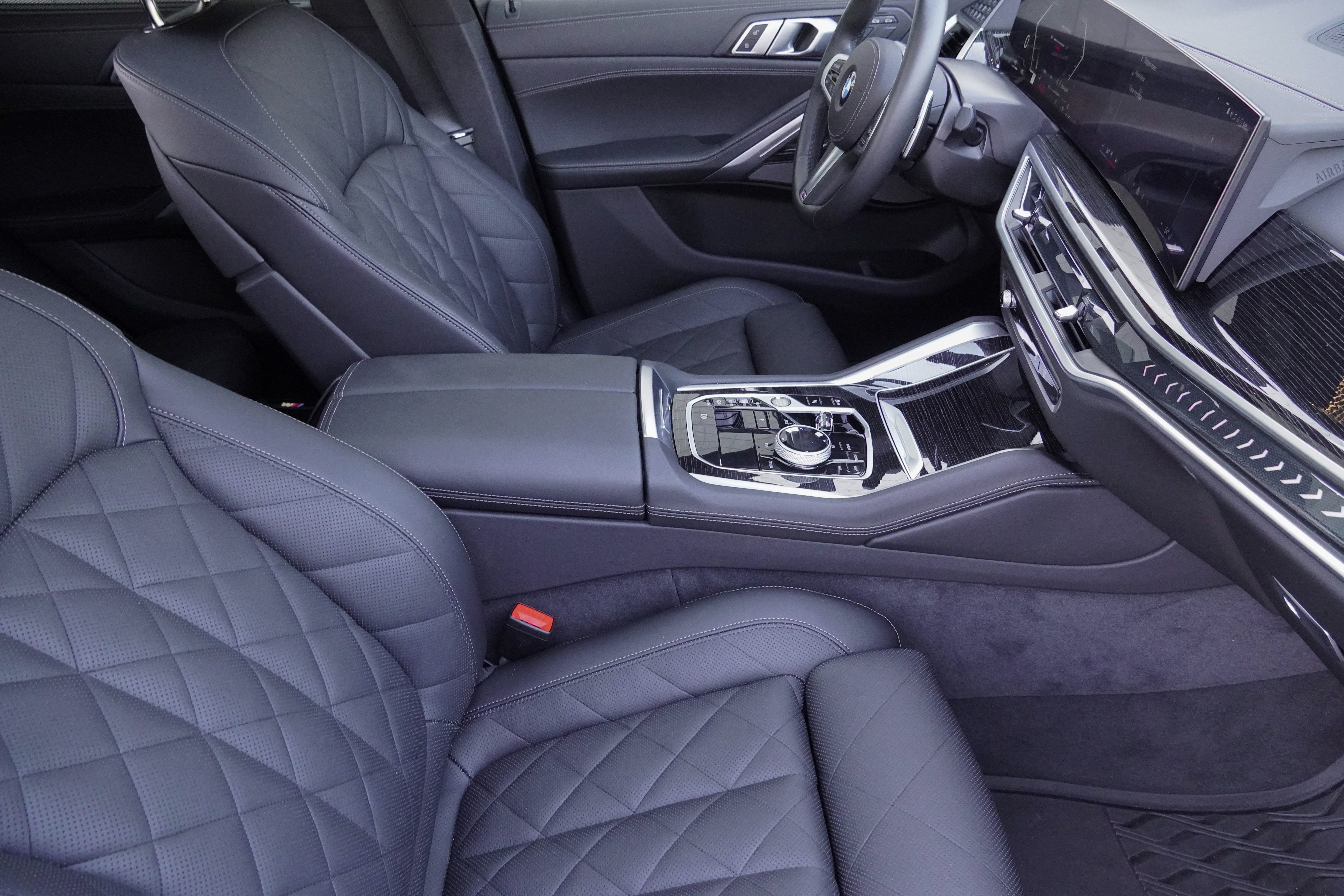 Used 2025 BMW X6 xDrive40i w/ Executive Package AWD/4WD image 9