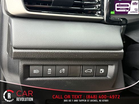 Used 2025 Toyota Camry XSE FWD image 23
