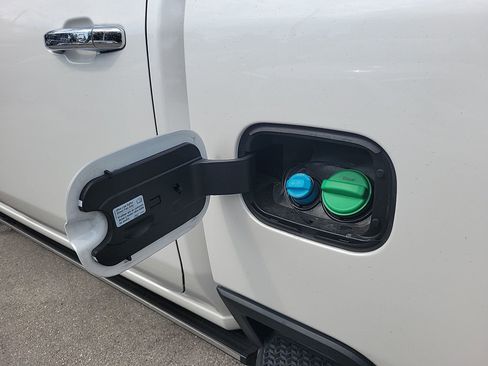 Used 2023 GMC Sierra 3500 Denali w/ Denali Ultimate Package image 20