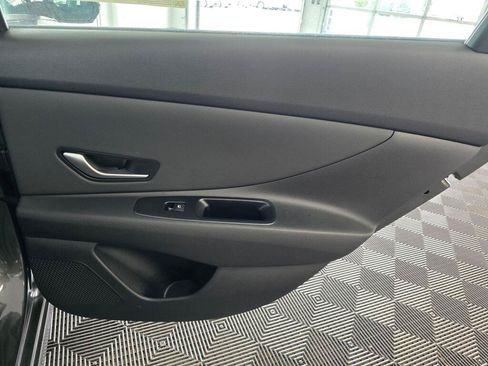New 2026 Hyundai Elantra Limited FWD image 36