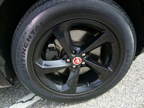 Used 2023 Jaguar F-PACE S image 43