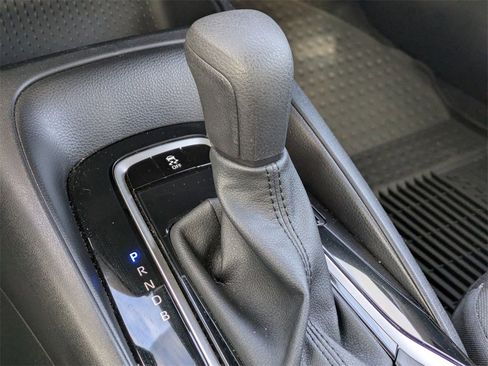 Used 2025 Toyota Corolla LE image 25