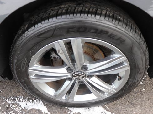 Used 2024 Volkswagen Jetta SE image 44