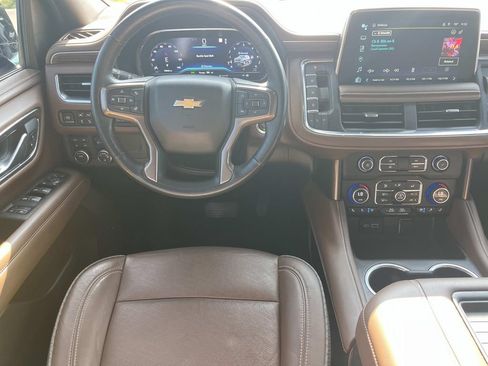 Used 2022 Chevrolet Suburban High Country AWD/4WD image 13