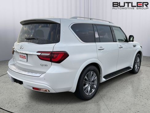 Used 2021 INFINITI QX80 Luxe w/ All-Season Package AWD/4WD image 6