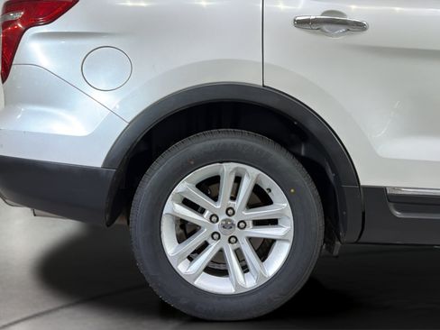 Used 2011 Ford Explorer XLT w/ 201A Rapid Spec Order Code FWD image 35