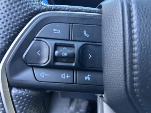 Used 2024 Toyota Tacoma TRD Off-Road w/ TRD Off Road Upgrade Package AWD/4WD image 43