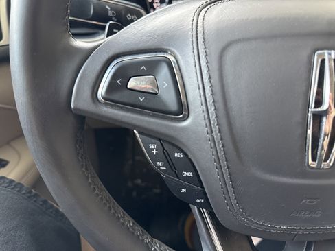 Used 2017 Lincoln MKZ Reserve w/ Climate Package image 21