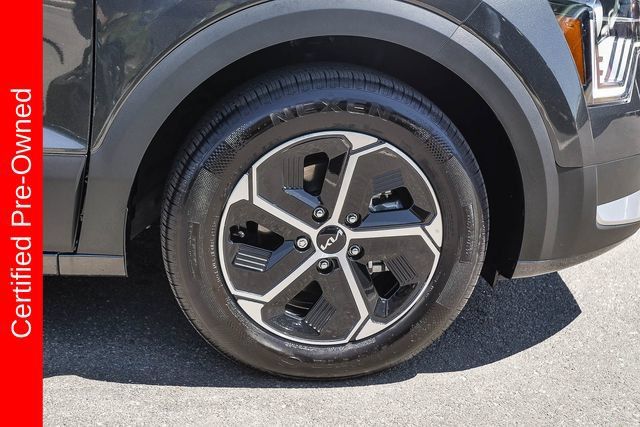 Certified 2025 Kia Niro EX FWD image 10