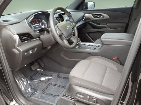 Used 2023 Chevrolet Traverse LT w/ Midnight/Sport Edition AWD/4WD image 11