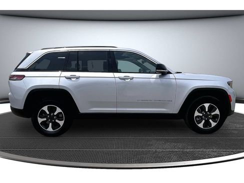Used 2024 Jeep Grand Cherokee Limited 4xe AWD/4WD image 15