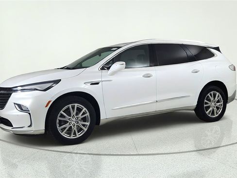 Used 2023 Buick Enclave Essence w/ Experience Buick Package AWD/4WD image 3