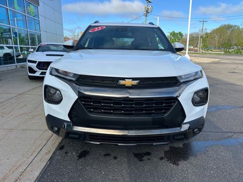 Used 2023 Chevrolet TrailBlazer ACTIV FWD image 2