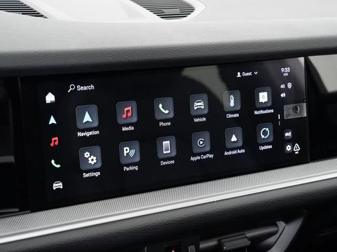 Certified 2025 Porsche Cayenne AWD/4WD image 18