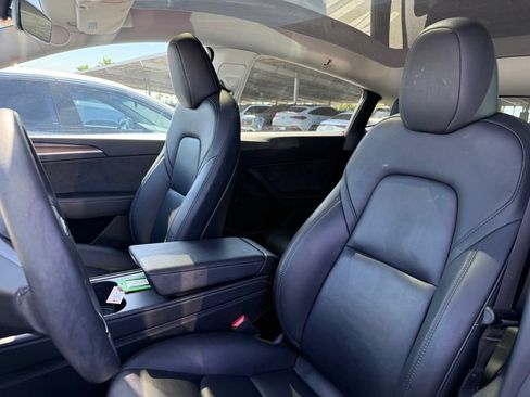 Used 2024 Tesla Model Y Long Range RWD image 3