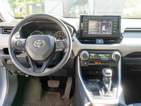 Used 2019 Toyota RAV4 XLE w/ Carpet Mat Package FWD image 15
