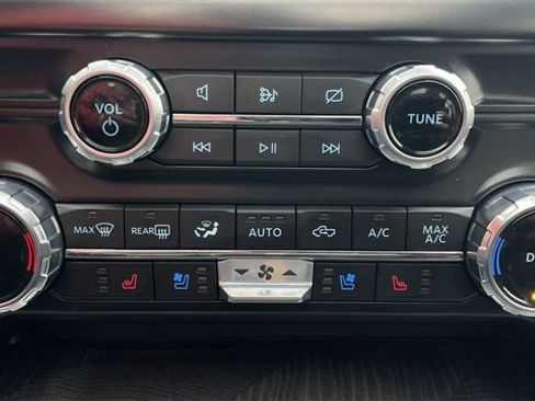 Used 2023 Ford F150 Platinum w/ Equipment Group 701A High image 19