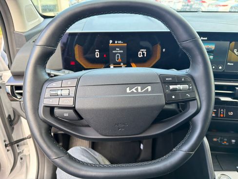 Used 2026 Kia Sportage EX FWD image 22
