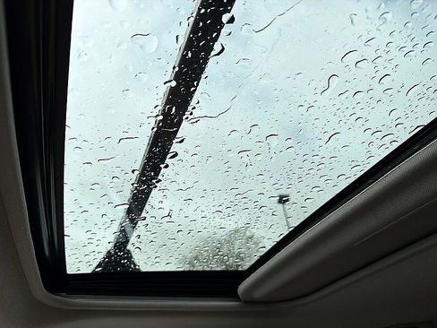 Used 2022 Toyota RAV4 XLE w/ Convenience Package image 12