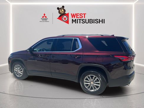 Used 2023 Chevrolet Traverse LT FWD image 3