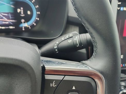 Used 2024 Volvo XC40 B5 Plus w/ Protection Package Premier image 18