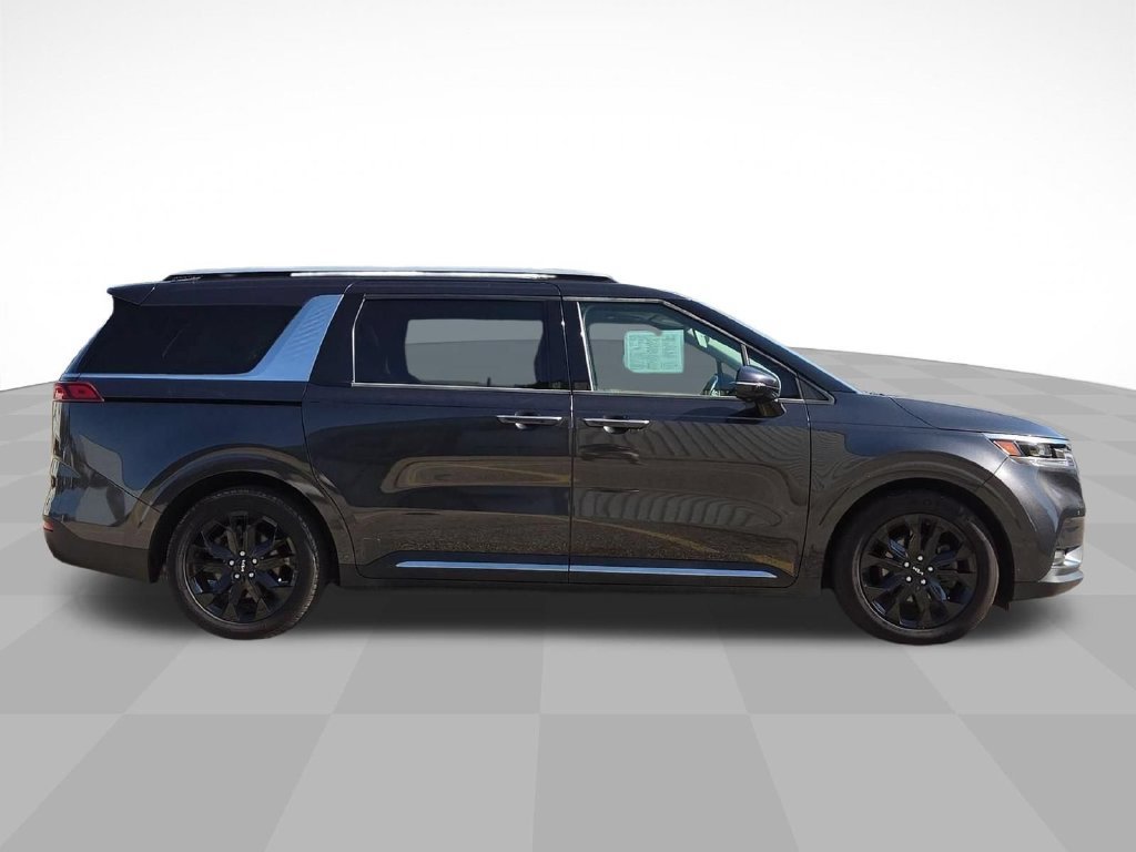 Used 2024 Kia Carnival SX Prestige FWD image 2