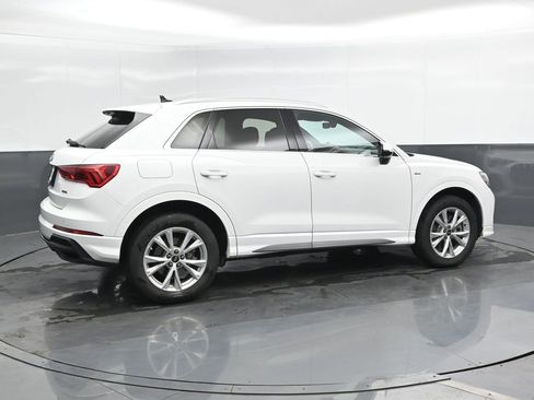 Used 2023 Audi Q3 2.0T Premium image 2