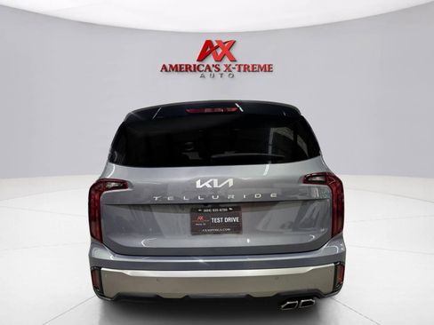 Used 2025 Kia Telluride S FWD image 6