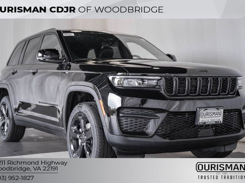 New 2025 Jeep Grand Cherokee Altitude w/ Trailer Tow Package image 1